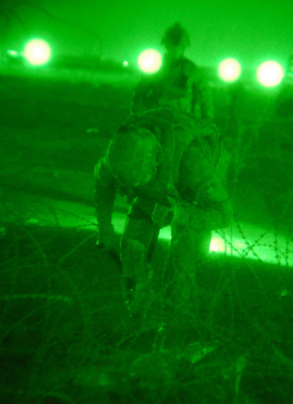 Regulars' Charlie Co. Soldiers remove C-Wire from West Rashid