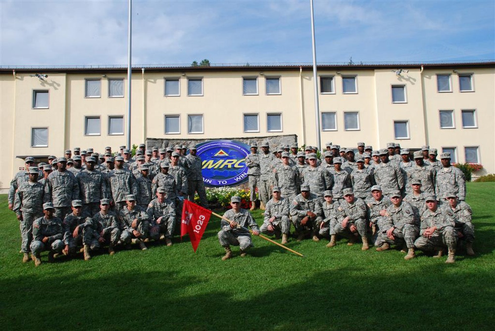 Louisiana National Guard Soldiers receive coveted coin of excellence