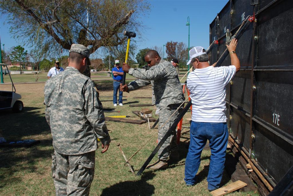 Local Soldiers lend helping hand to Vietnam Wall display