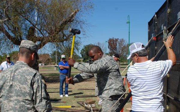 Local Soldiers lend helping hand to Vietnam Wall display