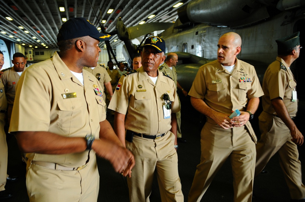 USS Kearsarge in Dominican Republic