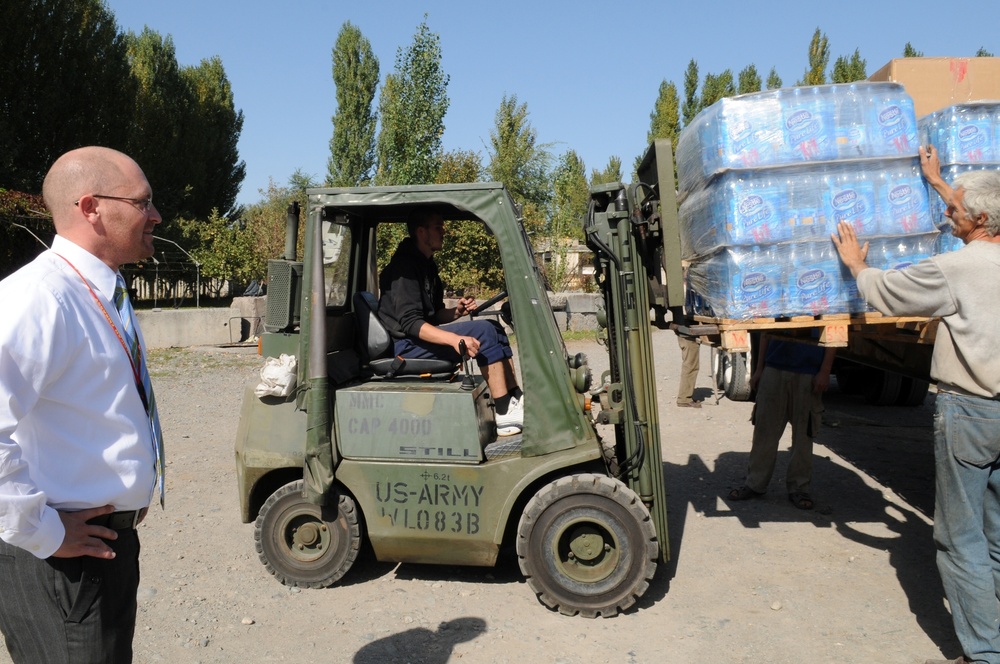 Manas Air Base Provides Aid to Earthquake Victims