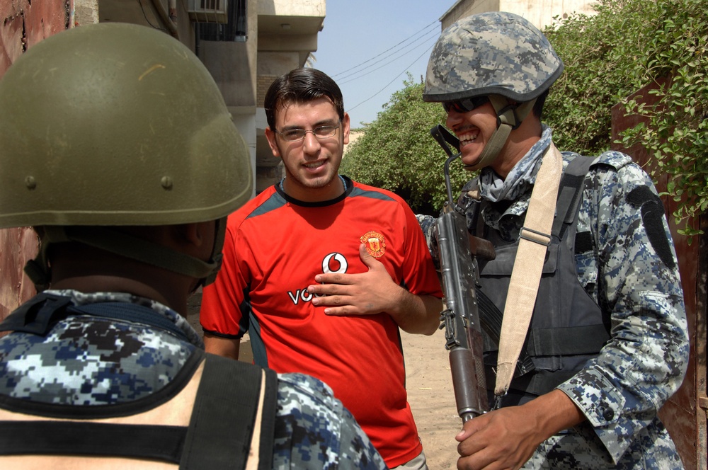 Iraqi National Police Conduct Operation Patriot Enforcement