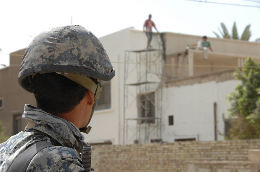 Iraqi National Police Conduct Operation Patriot Enforcement