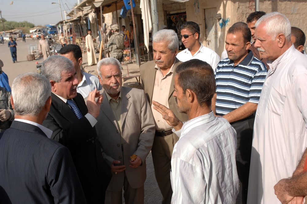 10th Mountain Leadership Visits Vendors in Taza