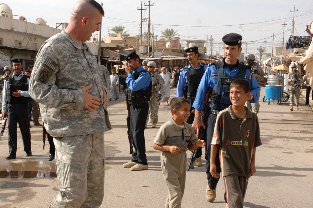 10th Mountain Leadership Visits Vendors in Taza