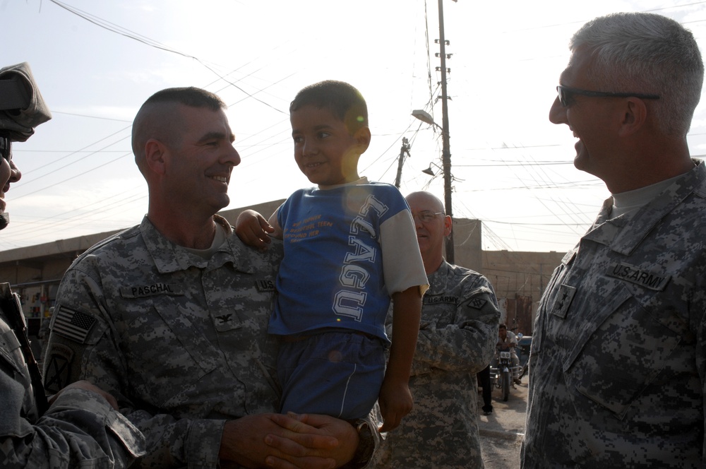 10th Mountain Leadership Visits Vendors in Taza
