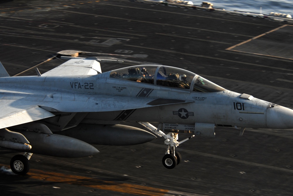 &quot;Fist of the Flight&quot;, &quot;Fighting Redcocks&quot; on USS Ronald Reagan flight deck