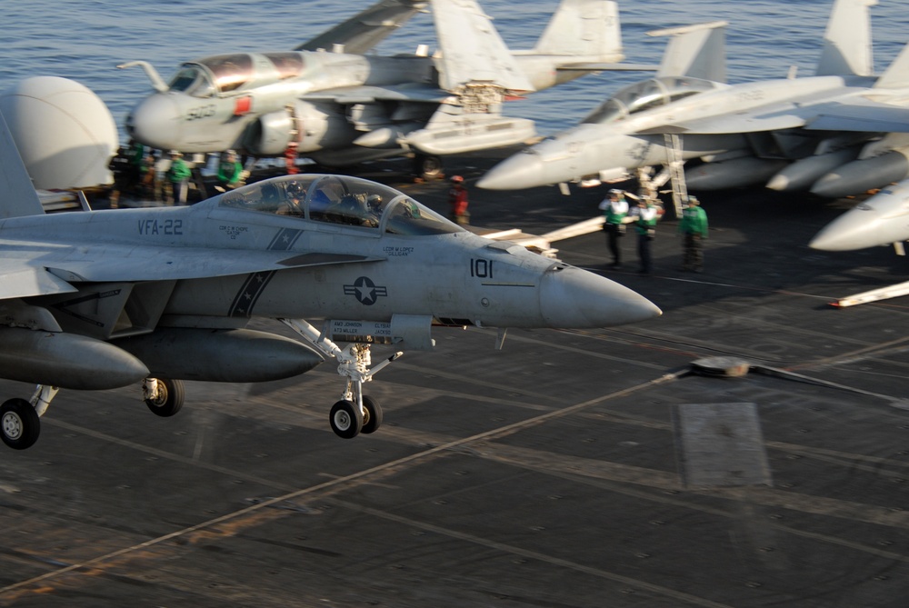 &quot;Fist of the Flight&quot;, &quot;Fighting Redcocks&quot; on USS Ronald Reagan flight deck