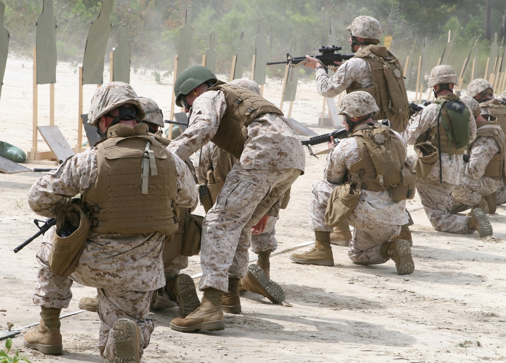 II MEF (FWD) Marines Hone Combat Shooting Skills