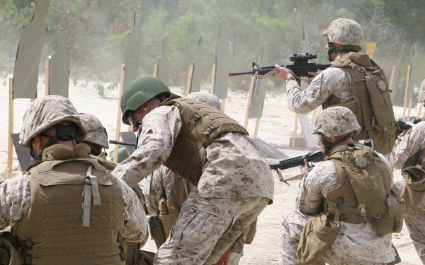 II MEF (FWD) Marines Hone Combat Shooting Skills