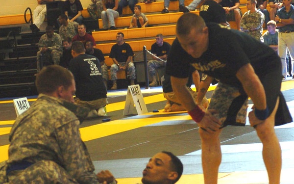 On a Roll: Dominican-Born Nashville Reservist Shines in Grappling/Combatives