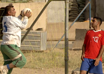 Soccer tournament brings coalition, Iraqi army together
