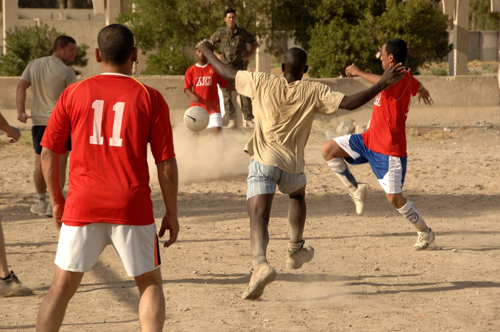 Soccer tournament brings coalition, Iraqi army together