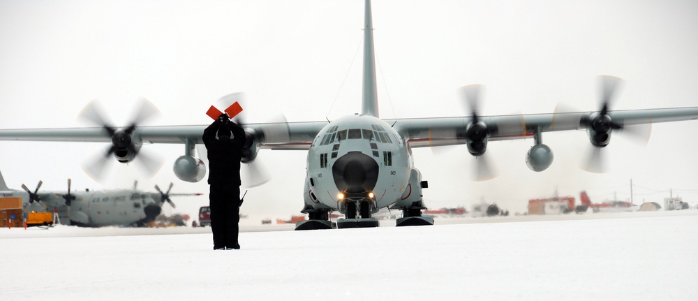 Air Guard Wing Prepares for Operation Deep Freeze