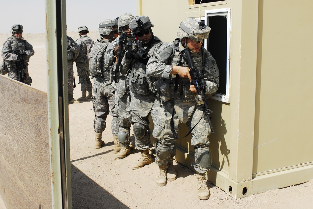 Vanguards Continue to Prepare for Iraq