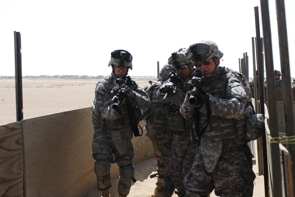 Vanguards continue to prepare for Iraq