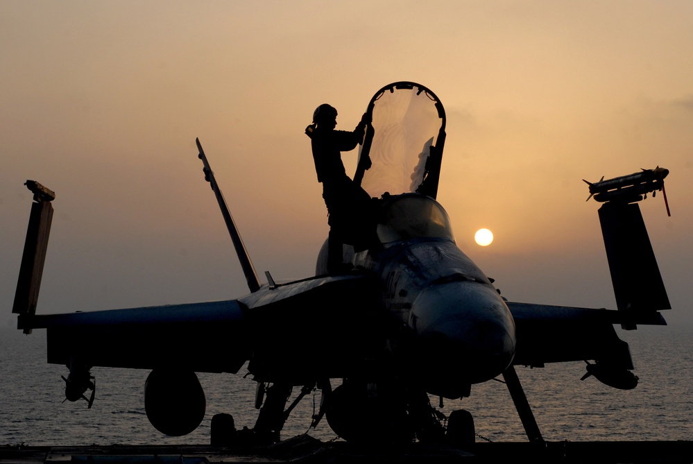 F/A-18C Hornet Maintenance