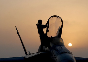 F/A-18C Hornet Maintenance