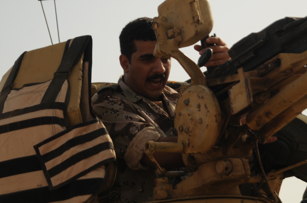 Iraqi Soldiers Perform improvised explosive device Simulation Exercise