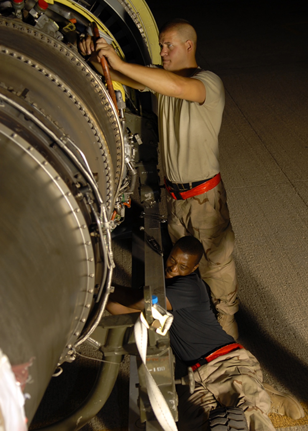 Airmen Confirm Faith While Deployed