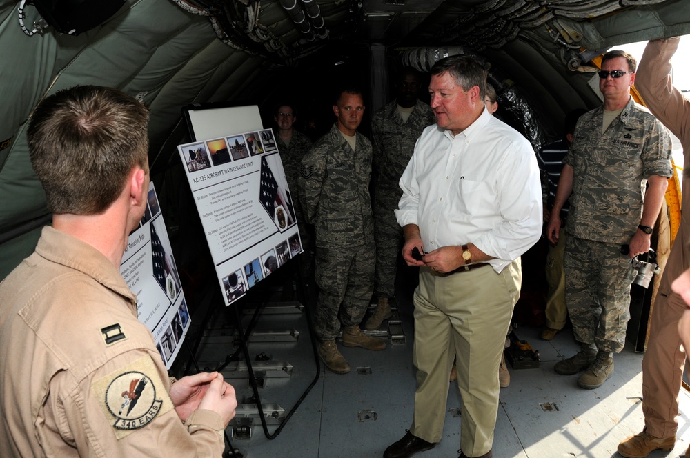 Secretary of the Air Force Meets With 379 Air Expeditionary Wing Airmen