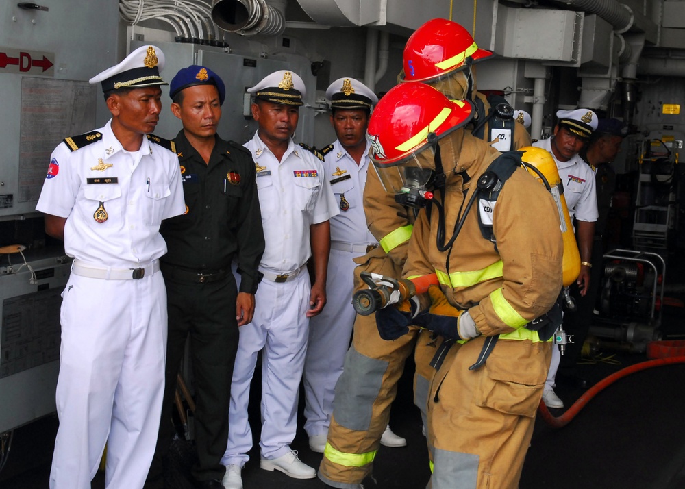 Royal Cambodian navy visits USS Mustin for subject matter expert exchange