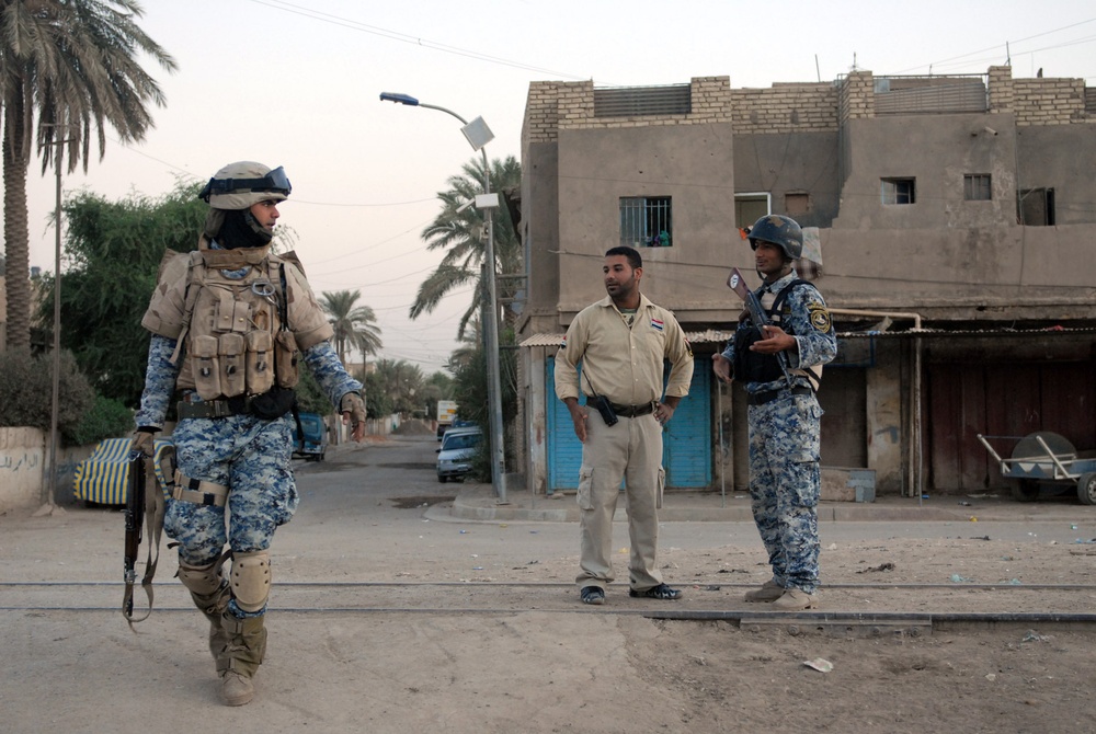 Iraqi National Police perform first battalion-level clearing operation in East Rashid