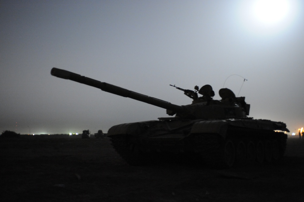 Iraqi Soldiers Conduct Field Training