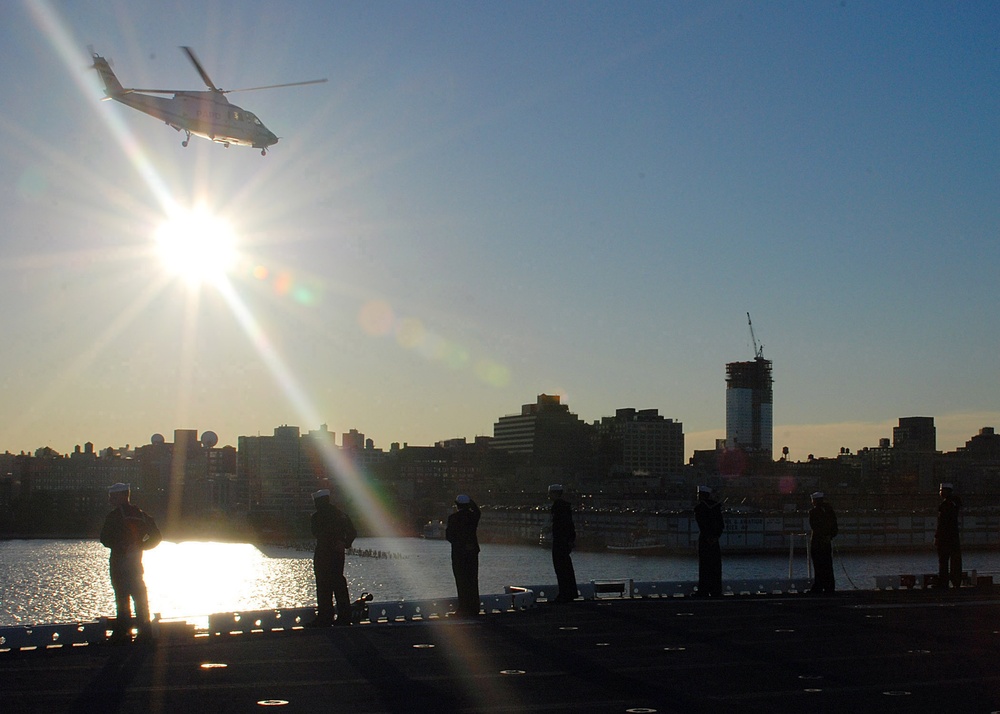 USS Nassau arrives in New York