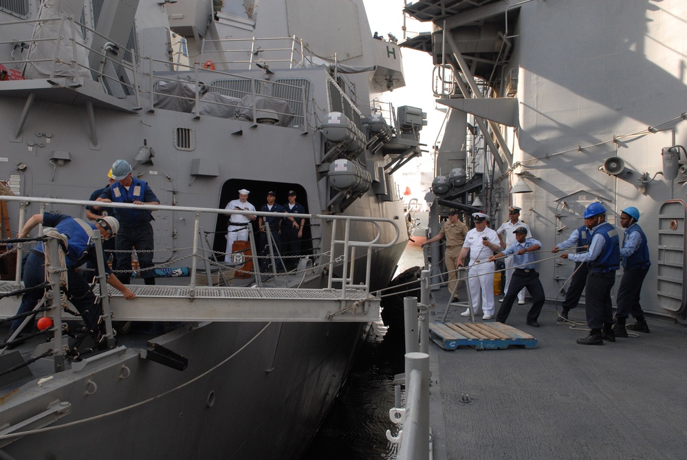 USS Chancellorsville makes scheduled port visit to Goa, India