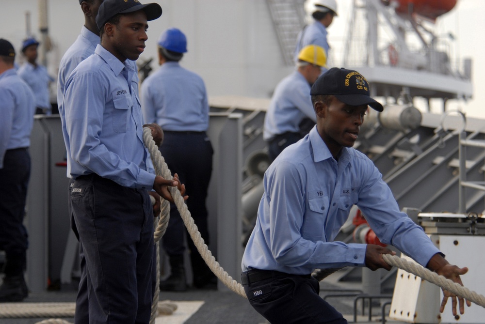 USS Chancellorsville makes scheduled port visit to Goa, India