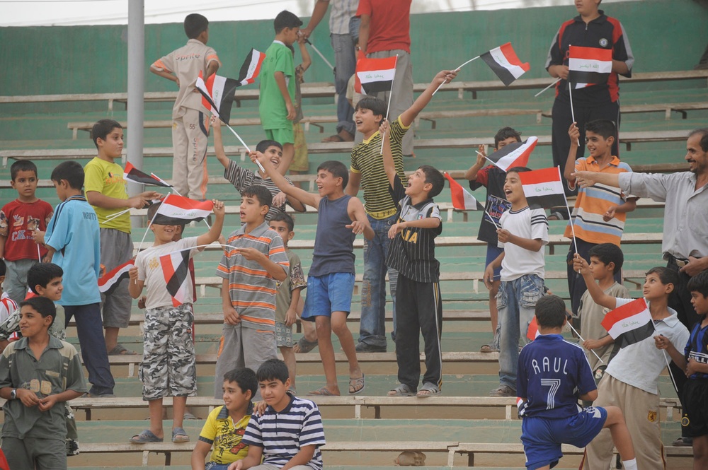 Iraqi children love soccer