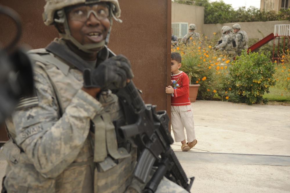 3rd Armored Cavalry Regiment patrol in Mosul