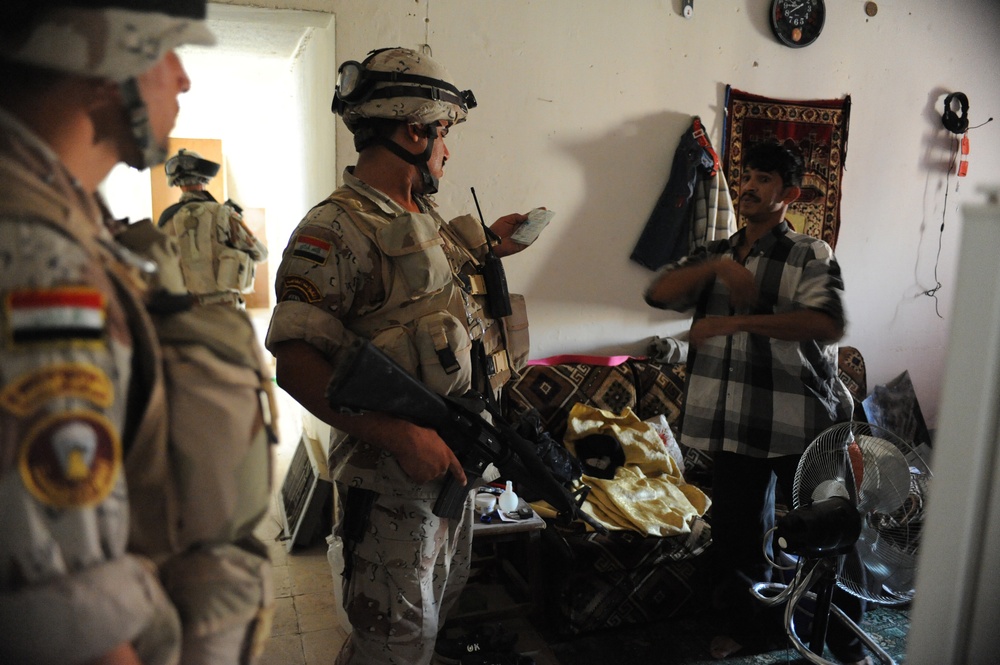 Joint patrol Iraqi army and U.S Army in Abu Ghraib Iraq