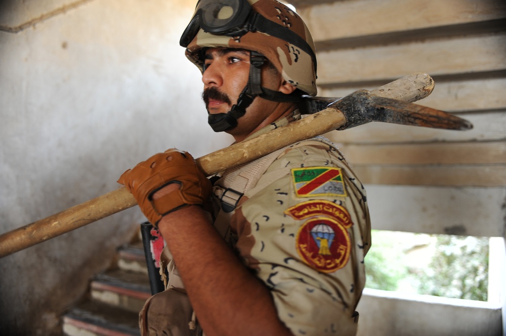 Joint patrol Iraqi army and U.S Army in Abu Ghraib Iraq