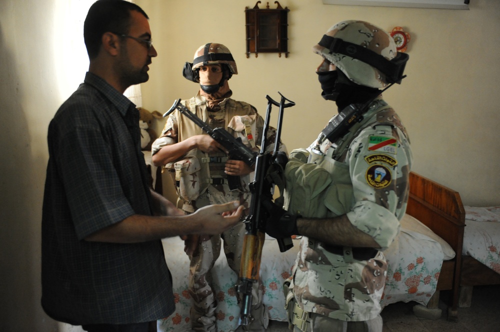 Joint patrol Iraqi army and U.S Army in Abu Ghraib Iraq