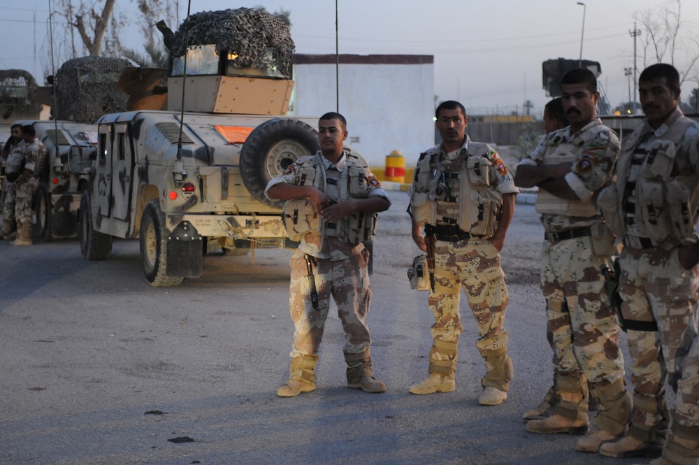 Joint patrol Iraqi army and U.S Army in Abu Ghraib Iraq