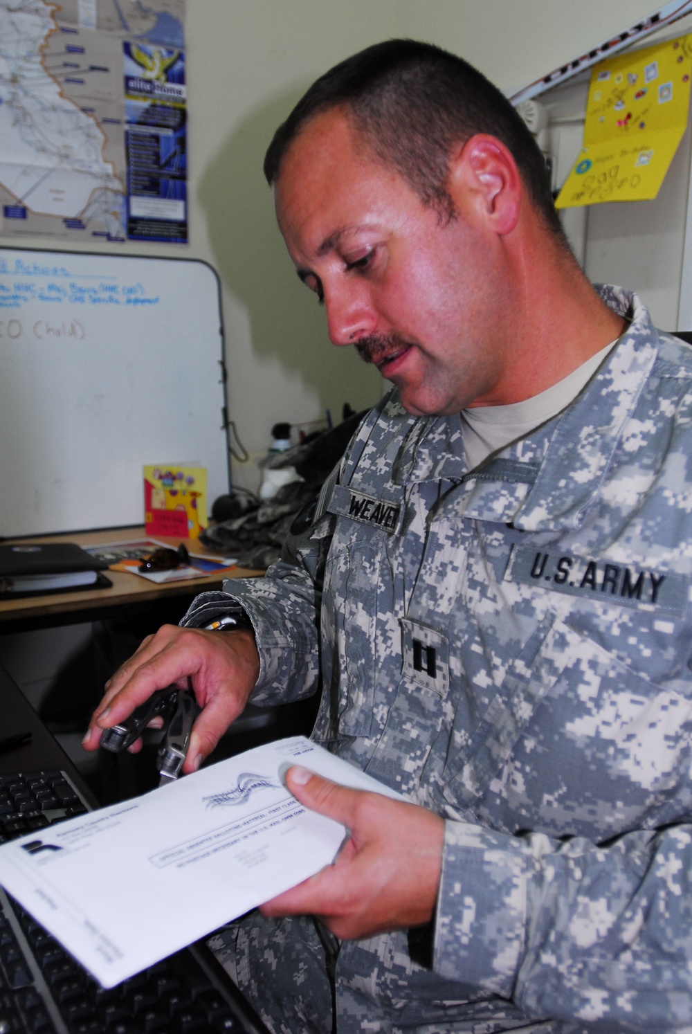 Soldiers Vote While Deployed