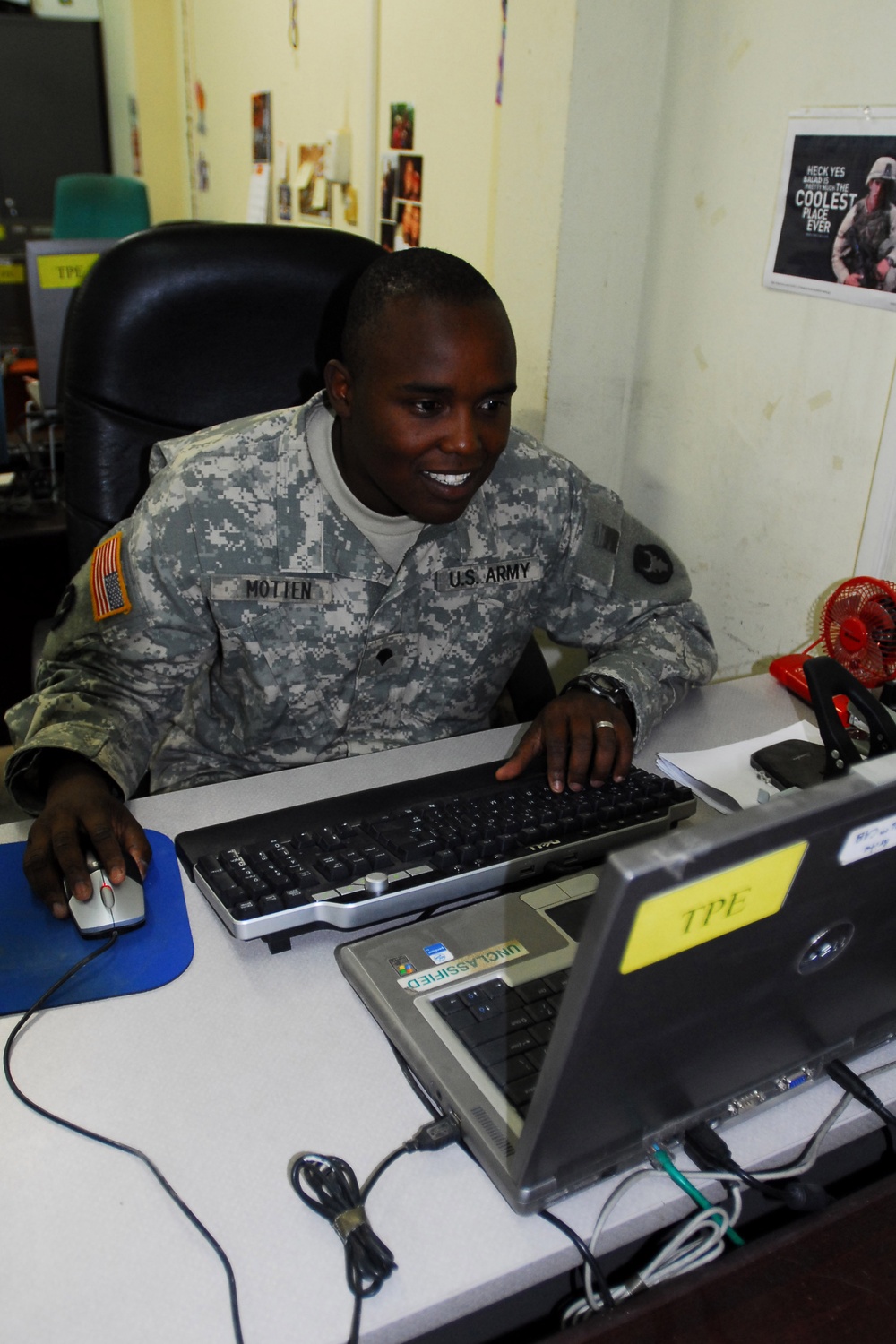 Soldiers Vote While Deployed
