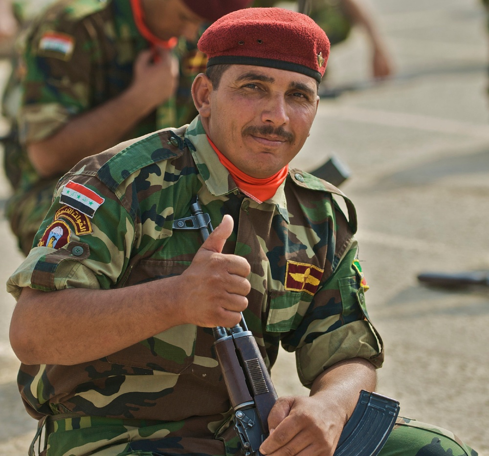Iraq's defense minister visits 10th Iraqi Army