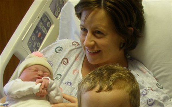 Deployed soldier 'makes it home' for daughter's birth virtually
