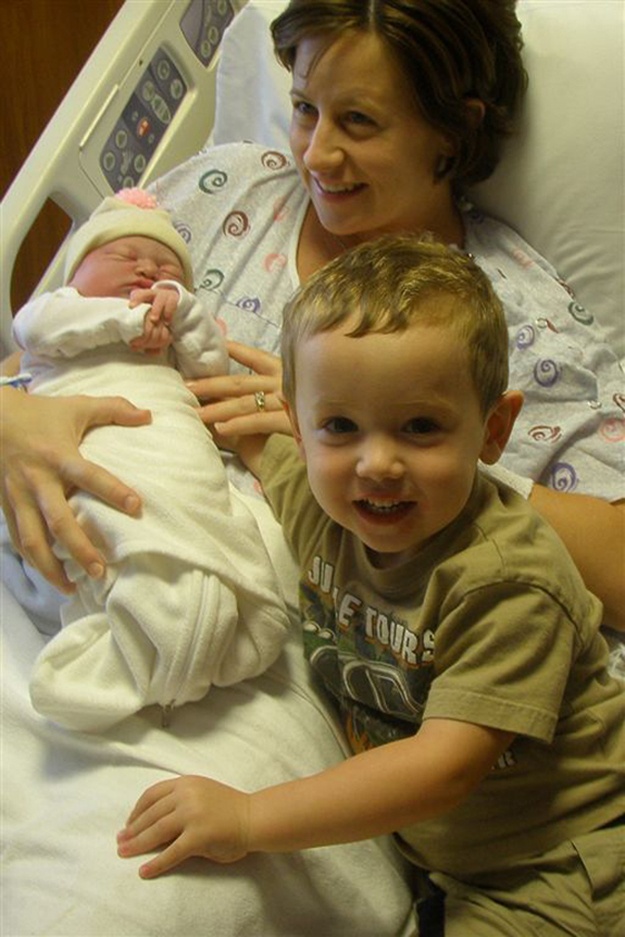 Deployed soldier 'makes it home' for daughter's birth virtually