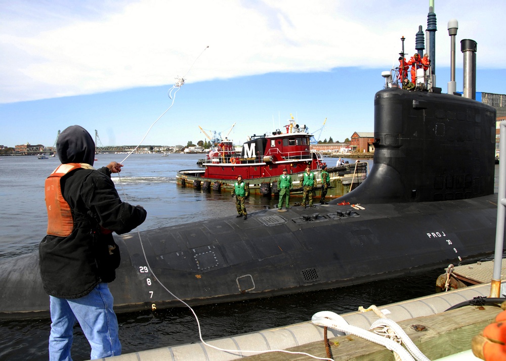 USS New Hampshire Commissioned