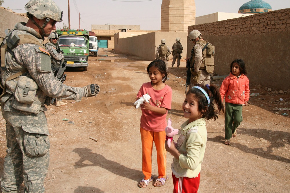 Marines Reach Out to Small-Town Kids