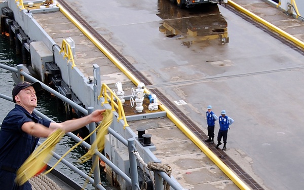 USS Peleliu prepares to moor in Pearl Harbor
