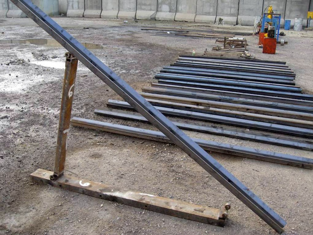 Iraqi army soldiers seize 2nd large weapons cache in Sadr City in week