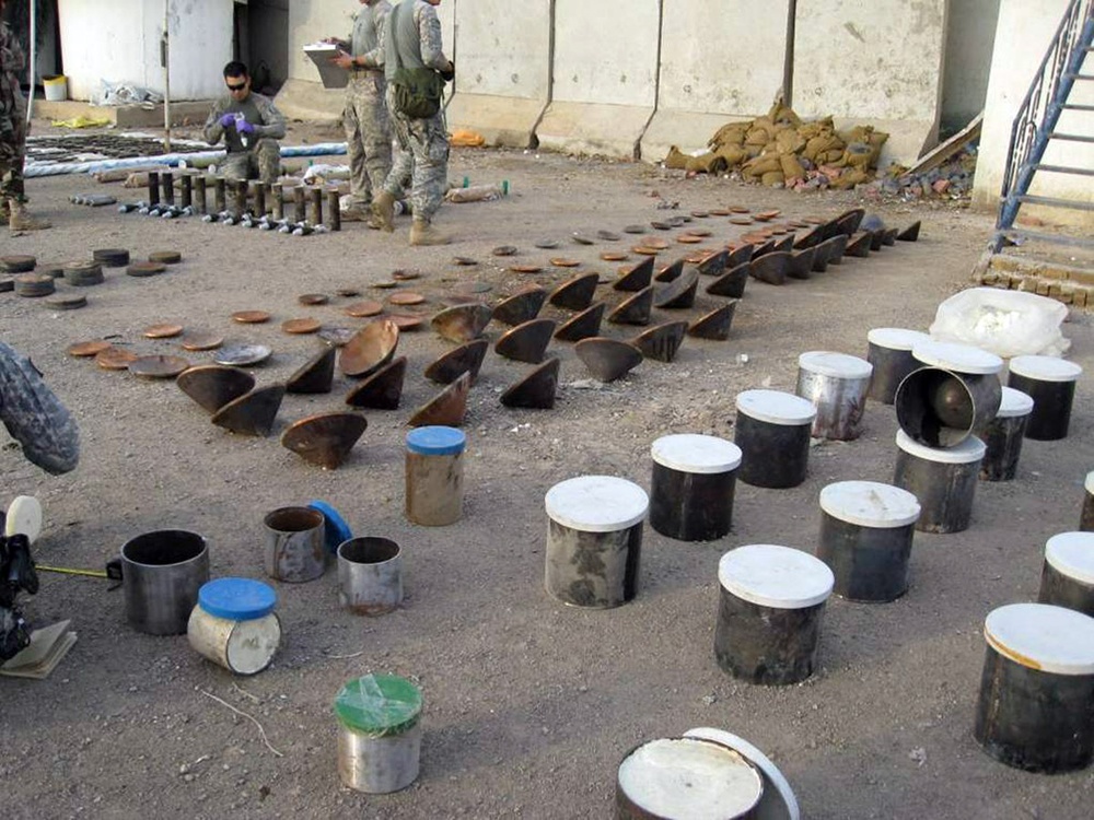 Iraqi army soldiers seize 2nd large weapons cache in Sadr City in week