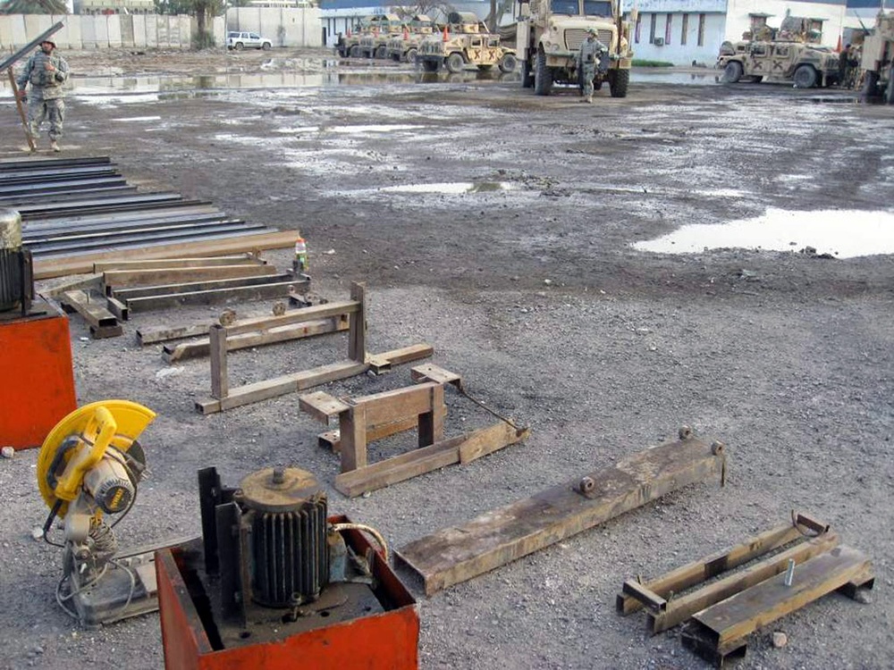 Iraqi army soldiers seize 2nd large weapons cache in Sadr City in week