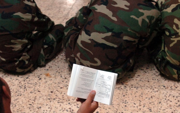 New Iraqi unit leans on leaders for guidance